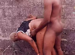 I live a ghetto lifestyle with my ebony group in the city