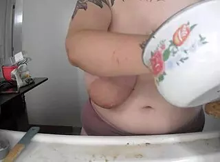 BBW Doing Dishes with Tits Out