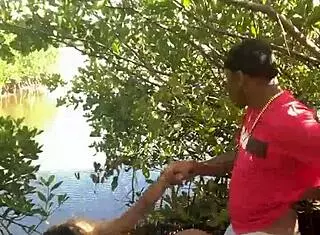 Intense quickie deepthroat on monster cock at beach