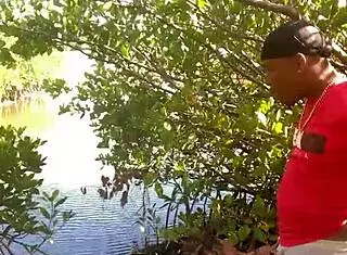 Intense quickie deepthroat on monster cock at beach