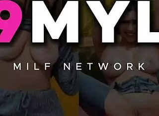 Stepmommy sydney paige wearing sexy lingerie and open her legs