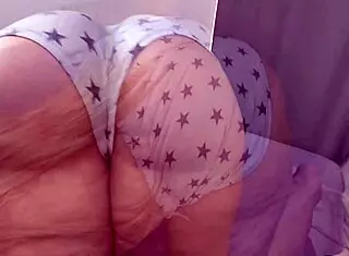 My best friend's hot chubby mom offers big ass doggy style homemade