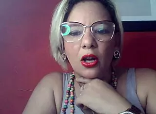 cunhada gostosa seduces with her erotic body in a tempting way, making you crave more