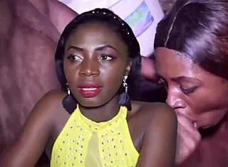 a fairly strange way of the reality tv star in full program with the sexy journalist with a big cock who discovers her tight ass on the set in full on xvideos red