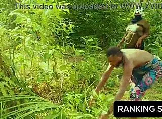 A strange love making while taking pictures