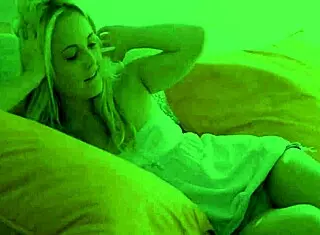 Cock-Starved Teen 18+ Toys Her Cunt!