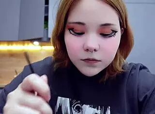 Furiyssh shares her cute chubby alternative style in this mugbang session