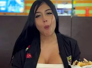 Hey, experience this girlfriend date with a Colombian tattooed babe from mall to parents' house 😘 We ride monster cock in cowgirl squirting anal!