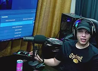 RUAN MOSTROU O PAU PRA RENATINHA MELLO ELA ADOROU O PAU E AS BOLAS DELE SERÁ QUE ELES SE PEGARAM - PODCAST PÚPUM NO BARRACO