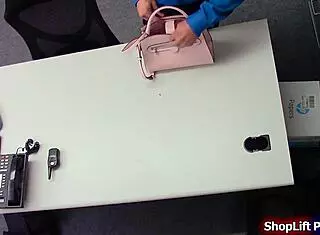 嘿警官让我这紧致19岁骚逼操一顿免罪？