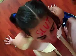 口红骚货双马尾扇耳光吐口水掐脖子猛深喉