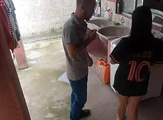 Dona De Casa Casada Paga T�cnico De M�quina De Lavar Com A Bunda Enquanto Marido Esta Fora