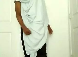 im feeling all these colors white yellow orange red like the sun during my slower dance to song 2