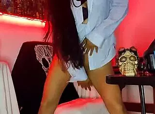 I play with my tight pussy and watch how I penetrate myself with my dildo until I cum