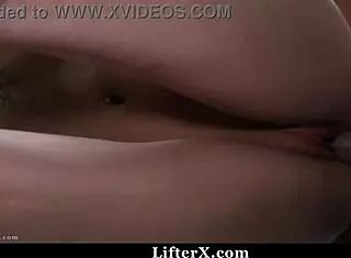 生日女孩偷东西车库被警察后入惩罚😈