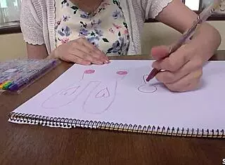 娇小日本长奶头毛逼妹18+勾引同学首次中出，粗暴传教士狗爬速战角色玩