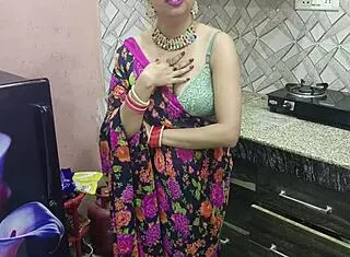 Desi indian bhabhi cheats on husband with brother-in-law for shaved pussy licking in kitchen