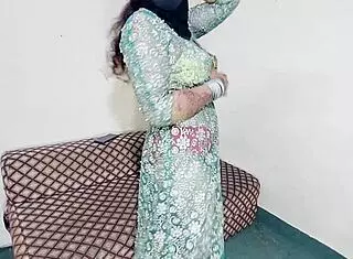 Intense Punjabi Sardarni of Pola Singh Enjoys Anal Sex in Doggystyle with Dirty Hindi Talk