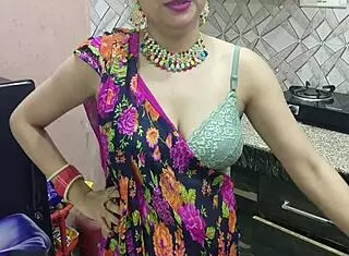 Desi indian bhabhi cheats on husband with brother-in-law for shaved pussy licking in kitchen