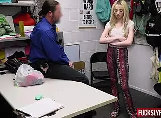 The shy influencer thief dodges office trouble with deepthroat!