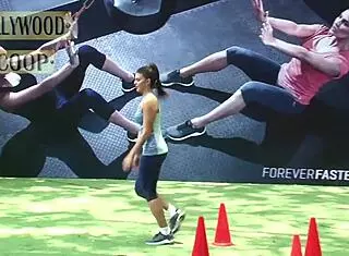 Jacqueline Fernandez hot workout exercise video