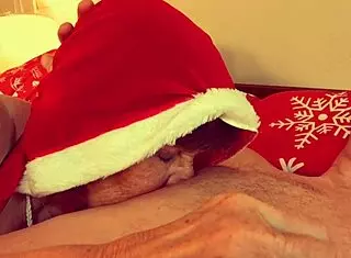 Granny Carmen Claus Delivers Classic Christmas Cocksucking In Retro Cosplay