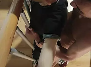 无套邻居荡妇又不带套狂干