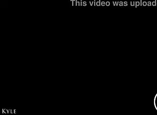 嘿度假18岁少女现在完美口交中