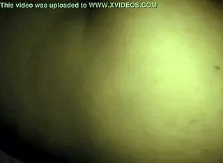 Peruvian man fucking his woman hard in bed with riding and creampie details