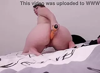 daisy 25ans tr�s chaude streameuse takes european anal doggystyle in lingerie with small tits