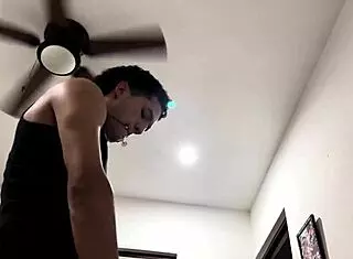 Hermanastra Traviesa Siempre Encuentra Una Razón Para Tener Sexo!