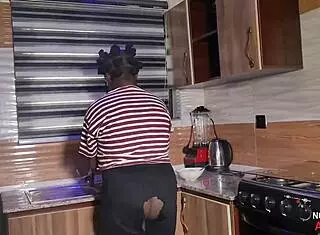 夫人我的大屌够硬吗？这黑人大肥臀巨屌猛干爽不爽