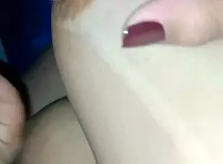 esta zorra chupa tan rico y pone su gran culo de ladito para follar en casa