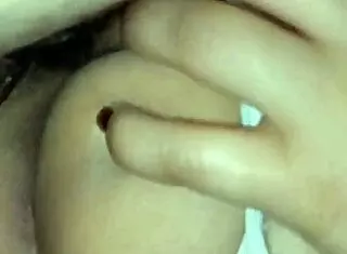 esta zorra chupa tan rico y pone su gran culo de ladito para follar en casa