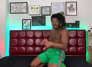 Hey, you wanna learn how to give a real pussy beating like this brazilian style? 😏