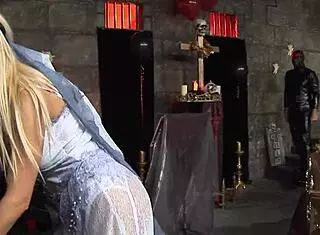 Masked horny dude bangs super hot blonde babe with rough wet pussy pounding.