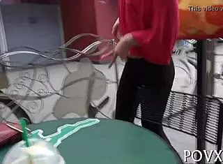 户外POV一对深喉口交