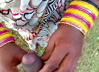 Everbest aunty gets brutally fucked outdoors in painful rough Indian sex