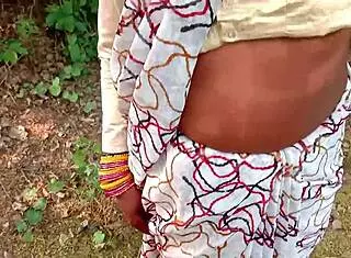 Everbest aunty gets brutally fucked outdoors in painful rough Indian sex