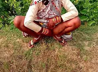 Everbest aunty gets brutally fucked outdoors in painful rough Indian sex