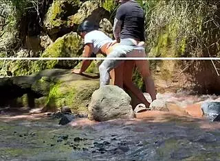 Amateur couple records teen Latina fucking with hermanastro outdoors by the river in homemade doggystyle action! 🌊🍑