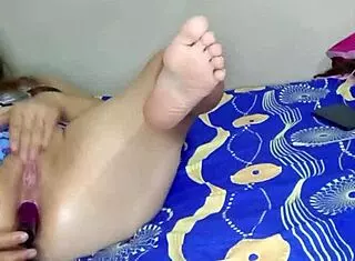 金发大屁股拉丁妹真实肛塞自慰舔屄中出