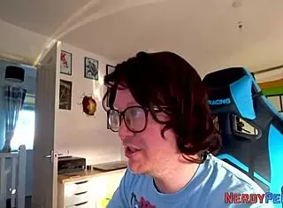 I tricked this British newbie into her first facial cumshot