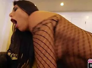 makayla cox enjoys fun time eating alix lovells sweet spot