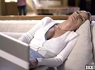 Hardcore Sex Keeps Milf Stepmom Pristine Edge Awake As Stepson Pounds Her Tight Hole