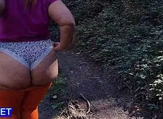 Madrastra bbw with huge ass spreads for public sex with stranger's monster cock!