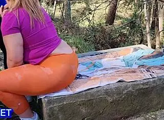 Madrastra bbw with huge ass spreads for public sex with stranger's monster cock!