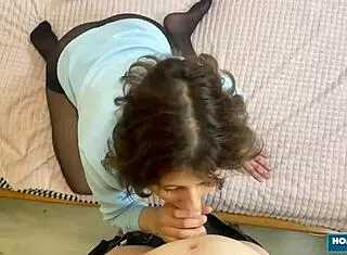 Dia Dina spreads legs wide for Marck Green to lick and pound her tight pussy in homemade cowgirl ride