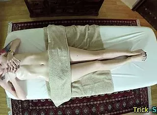 Amateur Babe's Back Rubbed Intriguingly