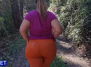 Madrastra bbw with huge ass spreads for public sex with stranger's monster cock!